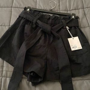 Lauren Conrad Blk shorts